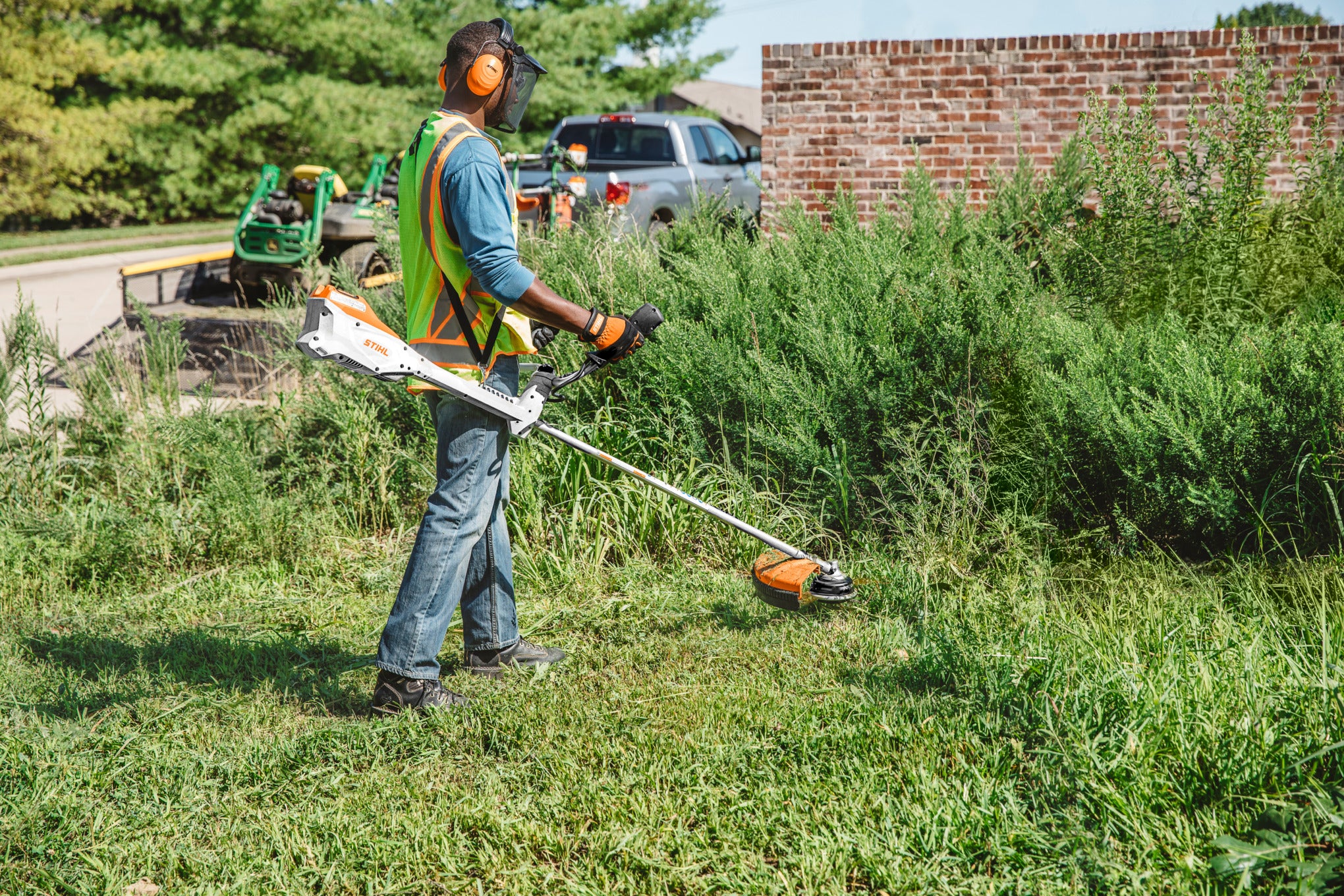 Stihl FSA 135 Battery Powered Grass Trimmer | Unit Only & Bike Handle