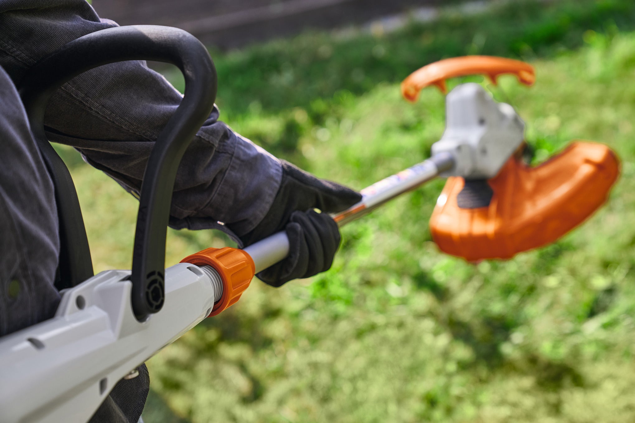 Stihl FSA 50 Battery Powered Trimmer | Set Includes AK 10 Battery & AL 101 Charger