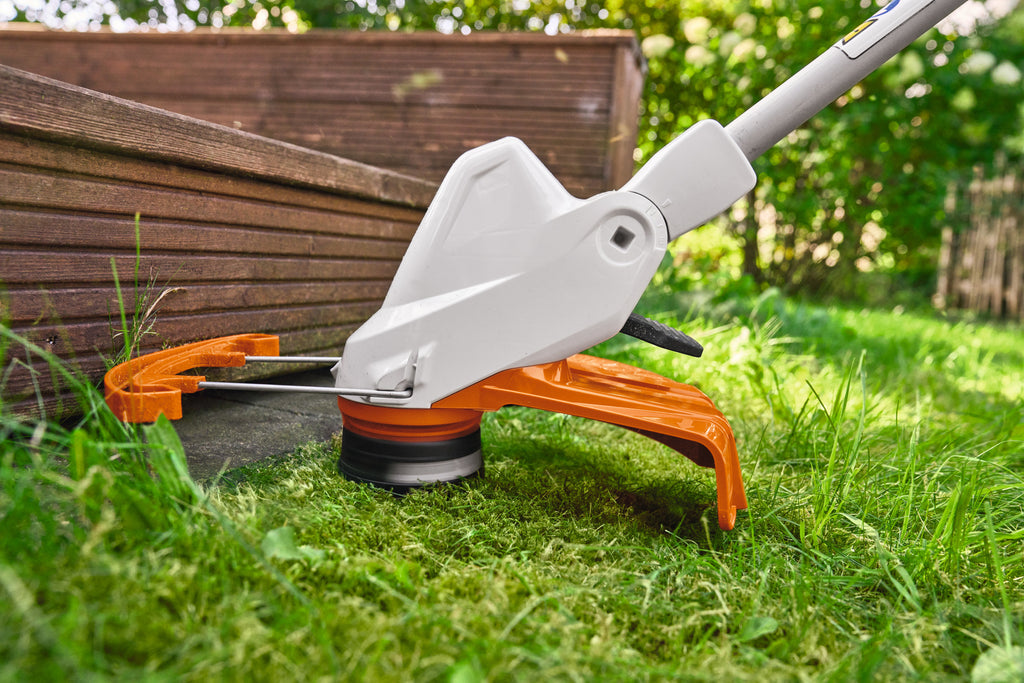 Stihl FSA 50 Battery Powered Trimmer | Set Includes AK 10 Battery & AL 101 Charger