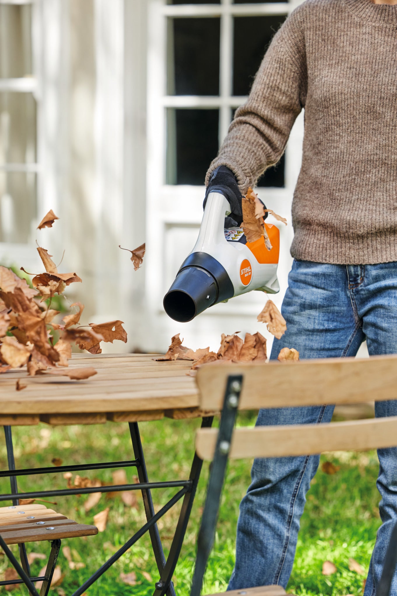 Stihl BGA 30 Battery Powered Handheld Blower | Set includes (2) AS 2 batteries & AL 1 charger