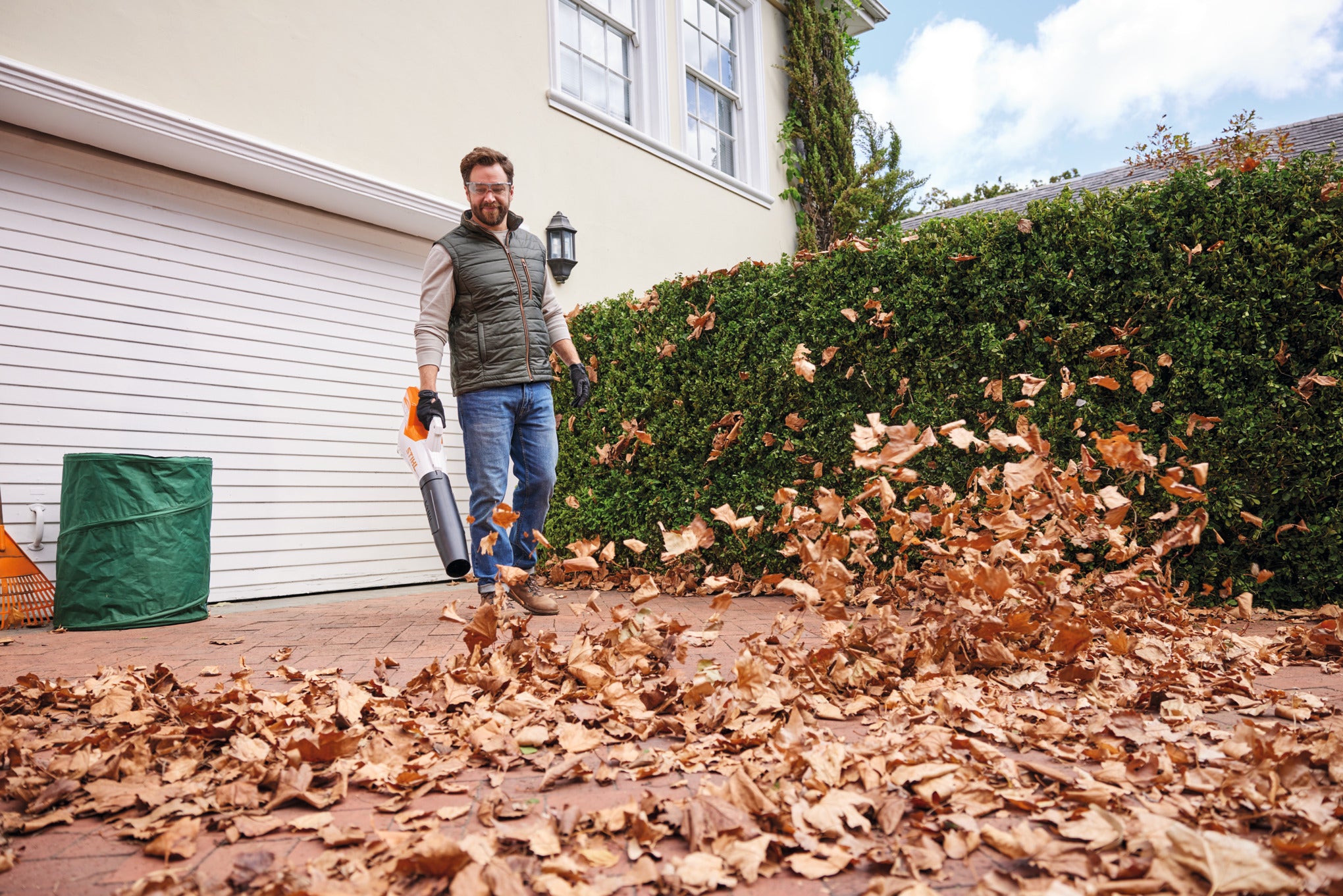 Stihl BGA 50 Battery Powered Handheld Blower | Set includes AK 20 Battery & AL 101 Charger
