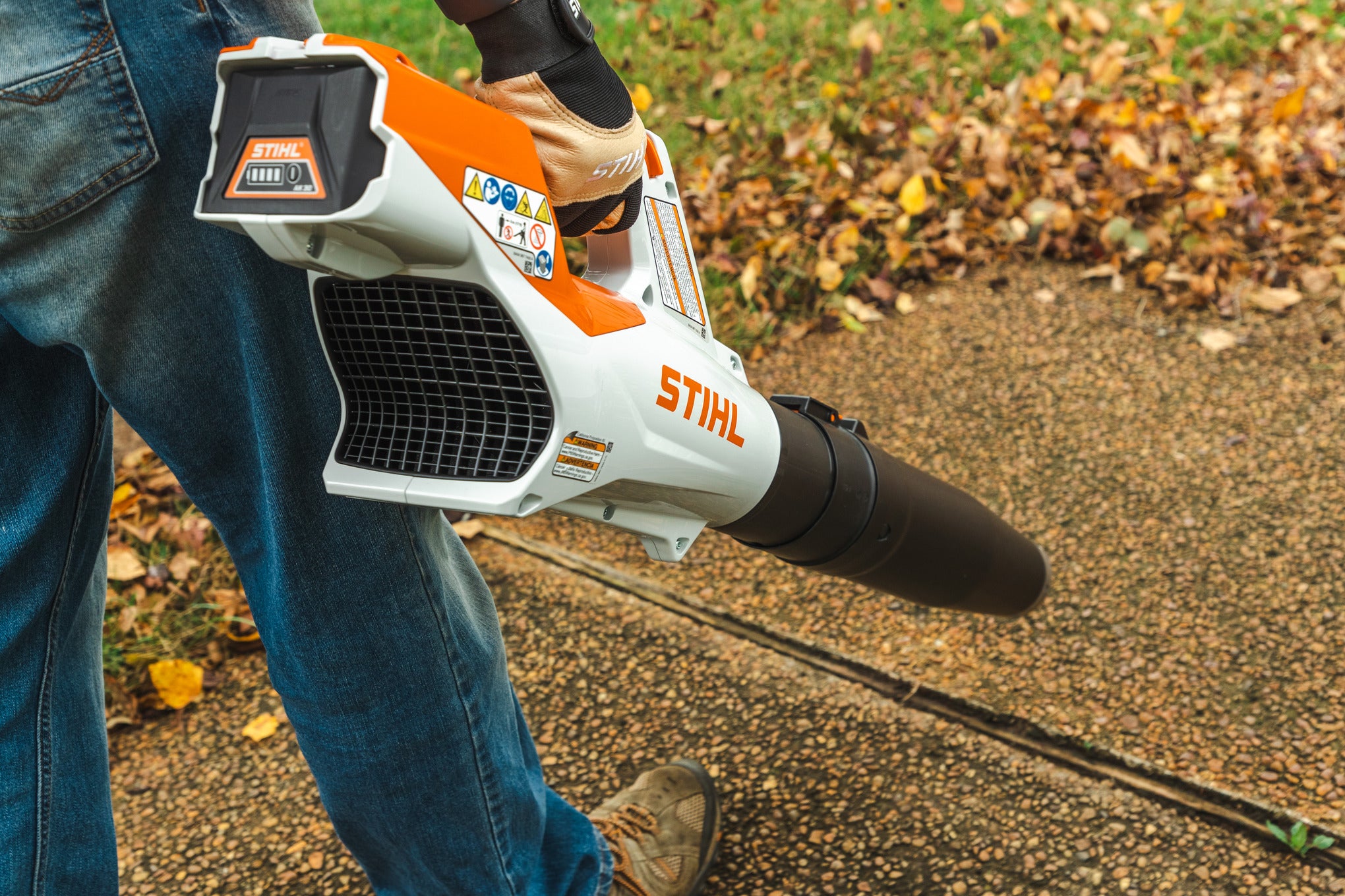 Stihl BGA 60 Battery Powered Handheld Blower | Set includes AK 30 battery & AL 101 charger