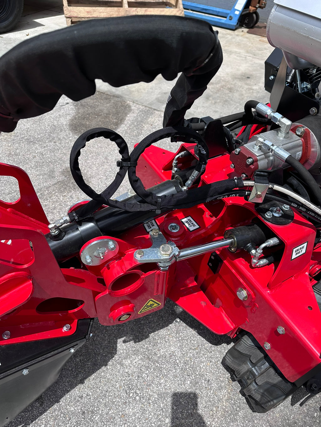 Barreto Hydraulic Stump Grinder | 20" Cutting Wheel | 25hp Honda iGX800 V-Twin