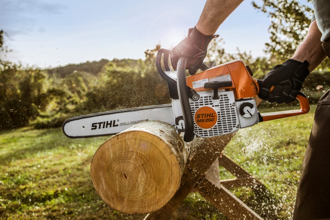 Stihl MS 250 Gas Chainsaw | 18" Guide Bar .325" Pitch .050" Gauge